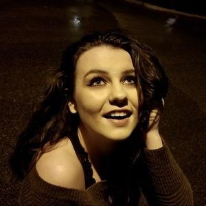 Meet your Posher, Claire